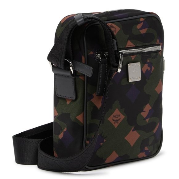 SOLD ! MCM Viseto Camo Print Crossbody Bag - Picture 4 of 9